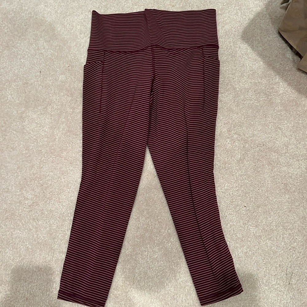 Athleta Salutation Stash Pocket II Textured 7/8 Tight